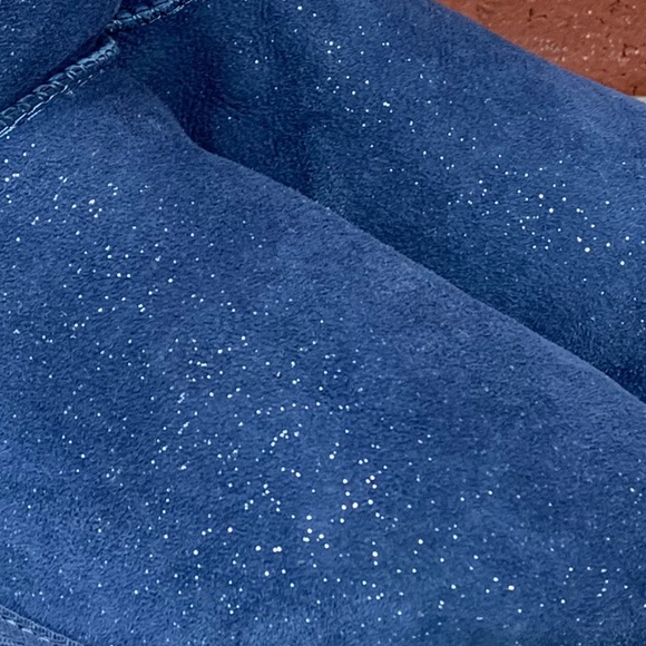 New UGG Classic Mini Boot with Silver - Picture 14 of 15